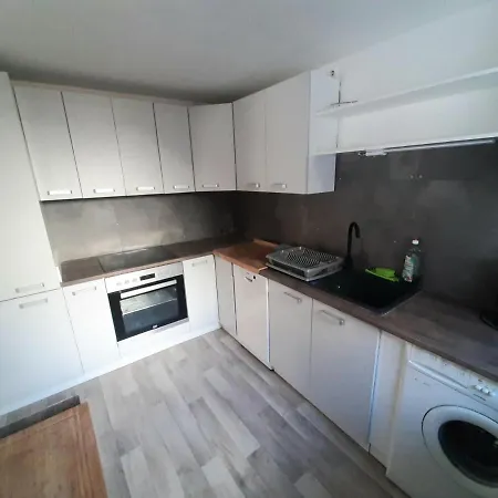 Townhouse For Fitters / Haus Fuer Monteure In Appartamento *