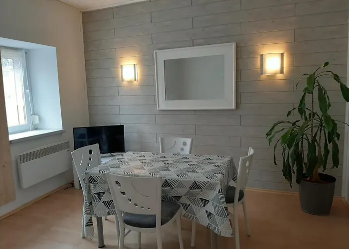 Townhouse For Fitters / Haus Fuer Monteure In Schraplau