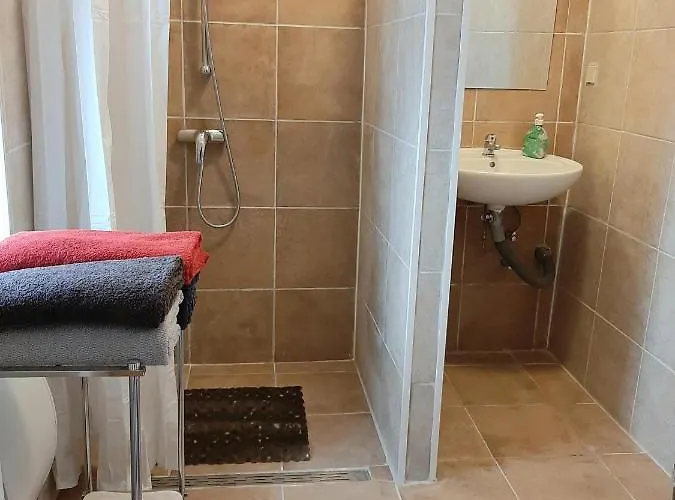 Townhouse For Fitters / Haus Fuer Monteure In Apartman Schraplau